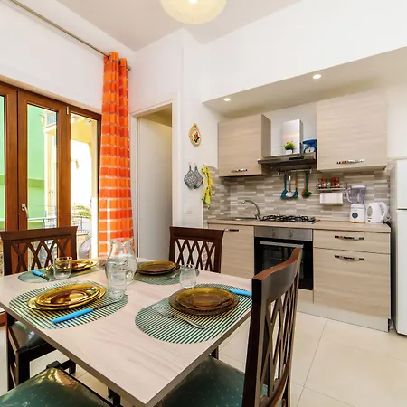 Bed & Breakfast Mahal Kita 3*